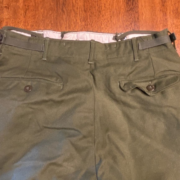 Military style 100% wool pants.  Size long/medium. Adjustable‎ waist - Picture 10 of 11